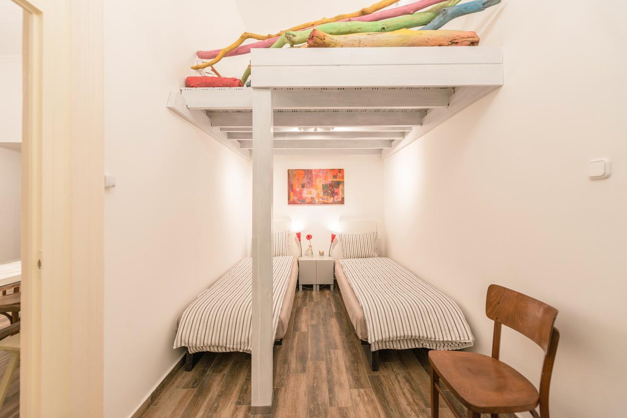 Family And Friends Apartment Будапеща Екстериор снимка