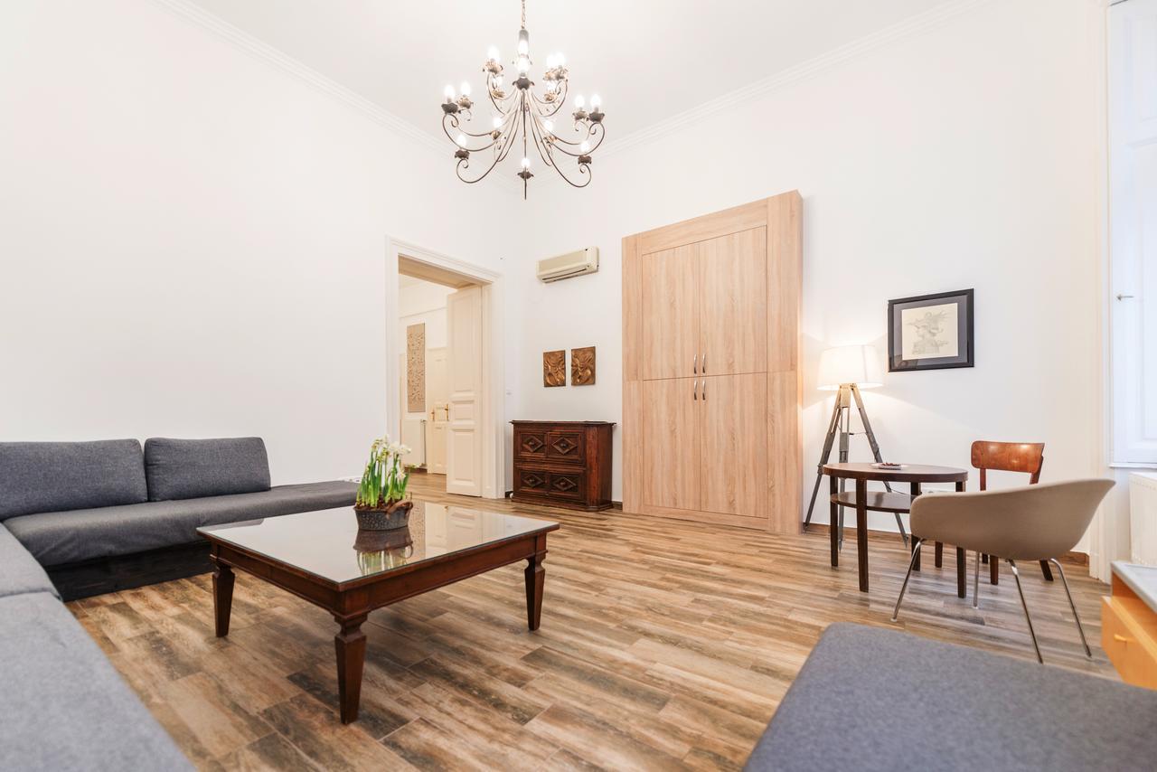 Family And Friends Apartment Будапеща Екстериор снимка